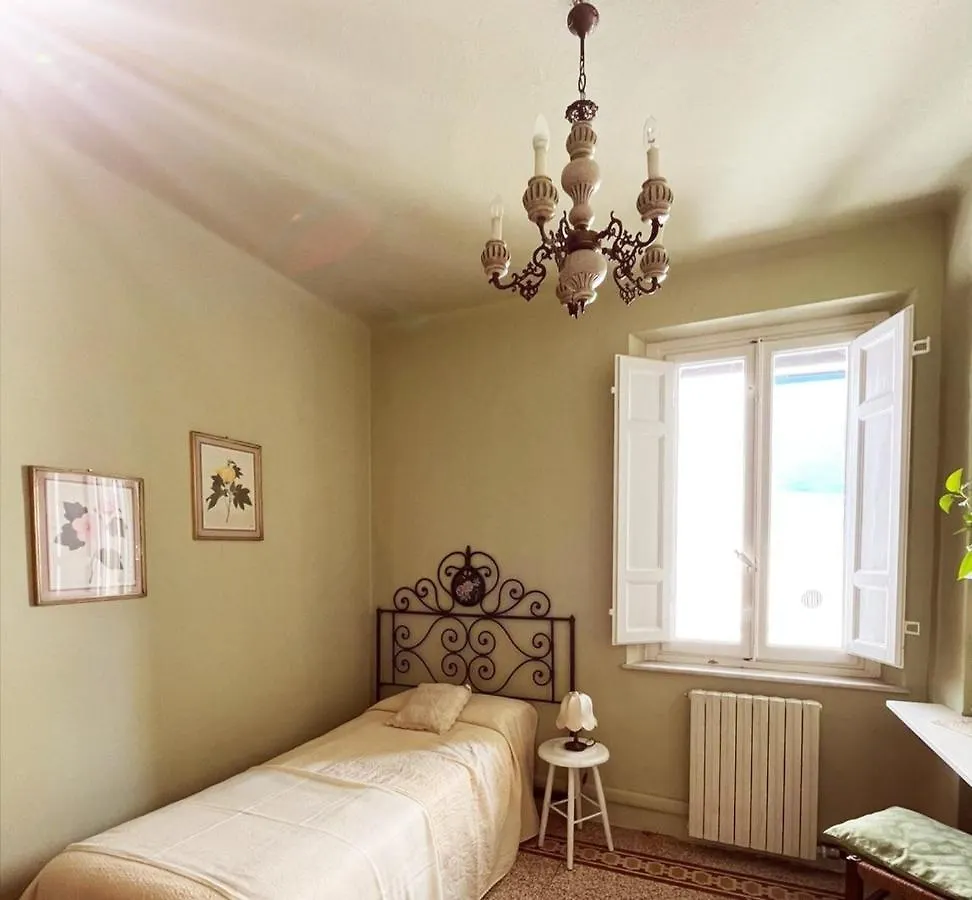 Bed And Breakfast Evelina Lucca 0*,